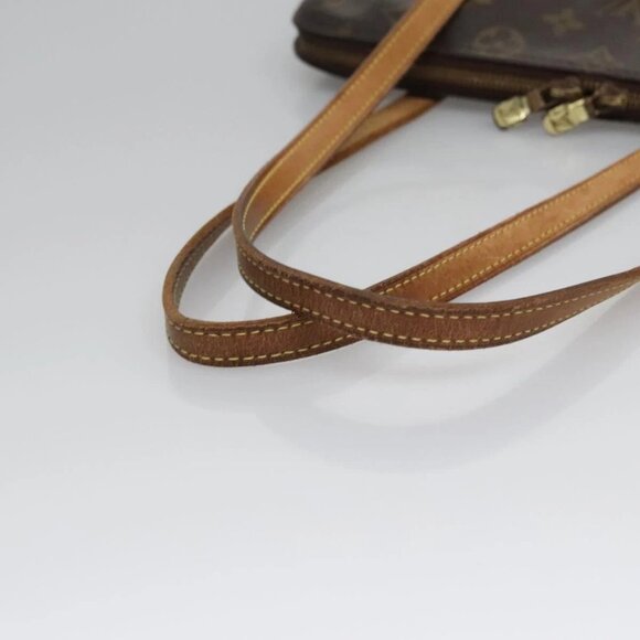 LOUIS VUITTON Monogram Coussin GM Shoulder Bag - Picture 4 of 15